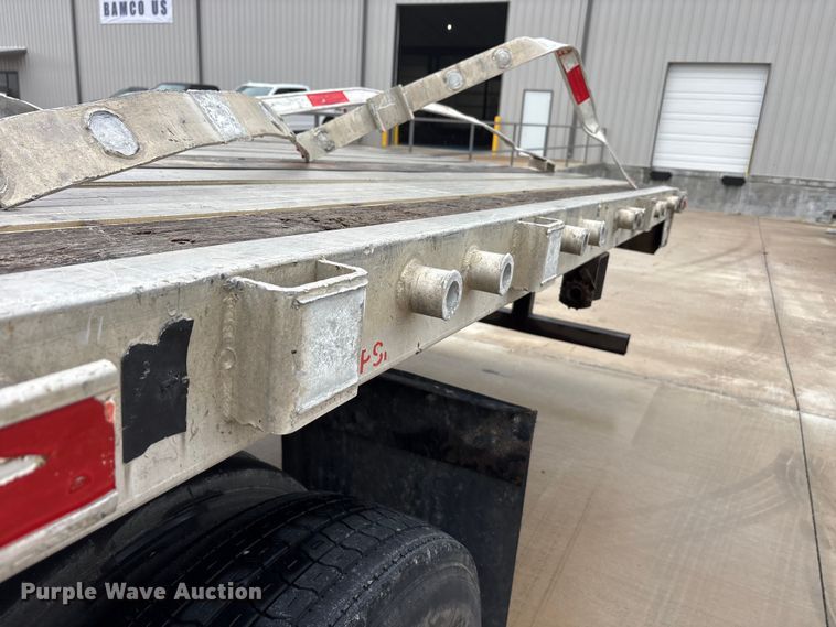 image for item EU0487 2008 Transcraft flatbed trailer