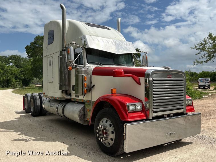 image for item EU0522 2005 Freightliner FLD132 semi truck