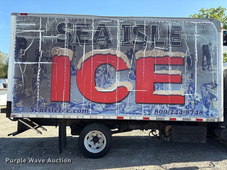 image for item EU0547 2012 Isuzu NRR refrigerated truck