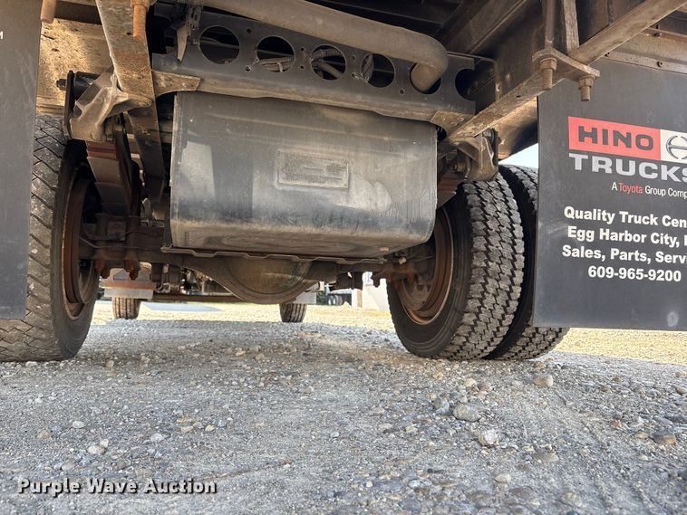 image for item EU0547 2012 Isuzu NRR refrigerated truck