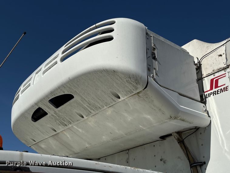 image for item EU0547 2012 Isuzu NRR refrigerated truck