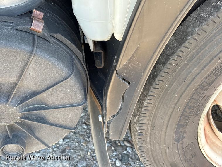 image for item EU0547 2012 Isuzu NRR refrigerated truck