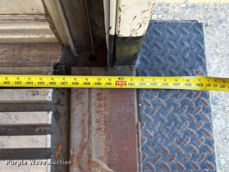 image for item EU0547 2012 Isuzu NRR refrigerated truck