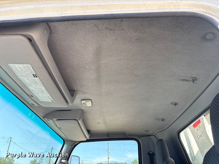 image for item EU0547 2012 Isuzu NRR refrigerated truck