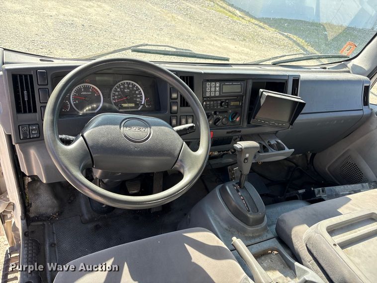 image for item EU0547 2012 Isuzu NRR refrigerated truck