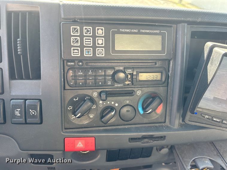 image for item EU0547 2012 Isuzu NRR refrigerated truck