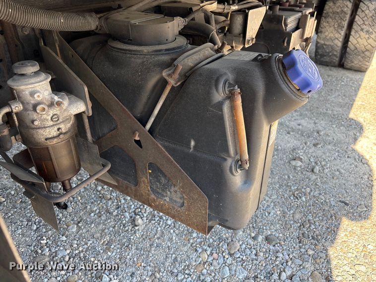 image for item EU0547 2012 Isuzu NRR refrigerated truck