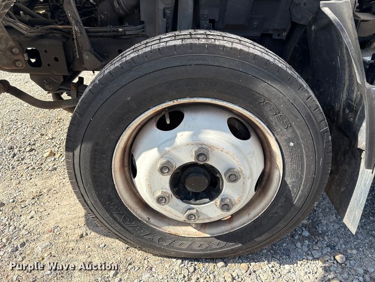 image for item EU0547 2012 Isuzu NRR refrigerated truck