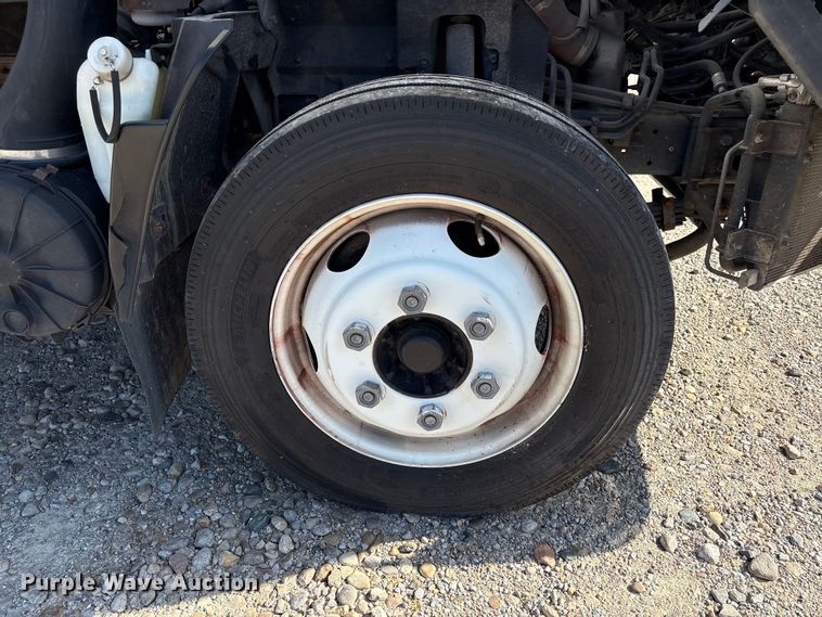 image for item EU0547 2012 Isuzu NRR refrigerated truck