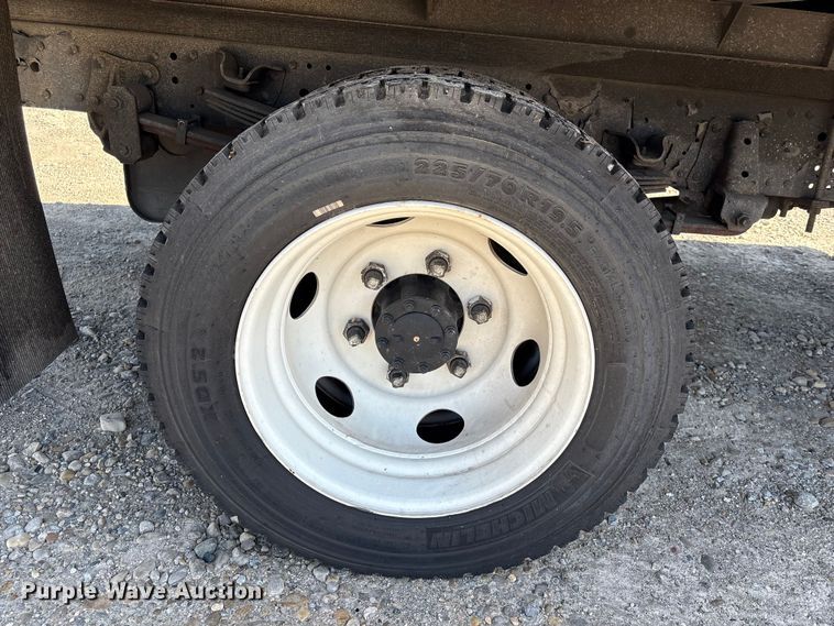 image for item EU0547 2012 Isuzu NRR refrigerated truck