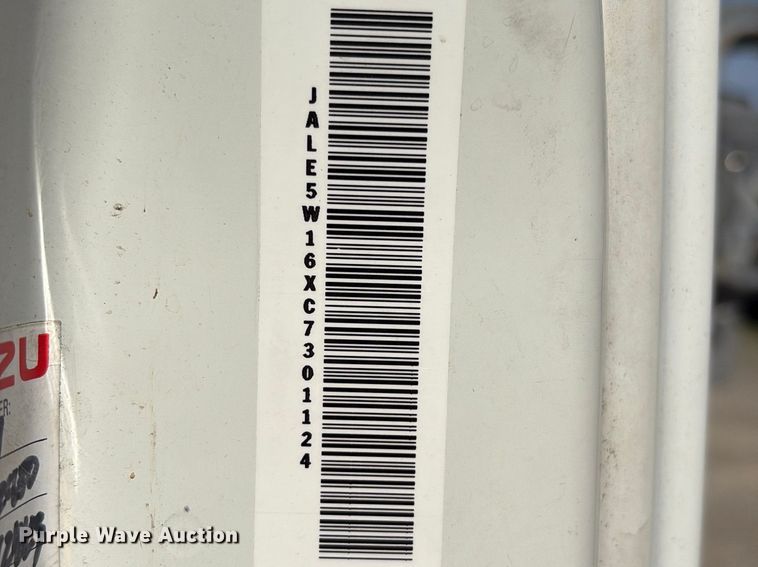 image for item EU0547 2012 Isuzu NRR refrigerated truck