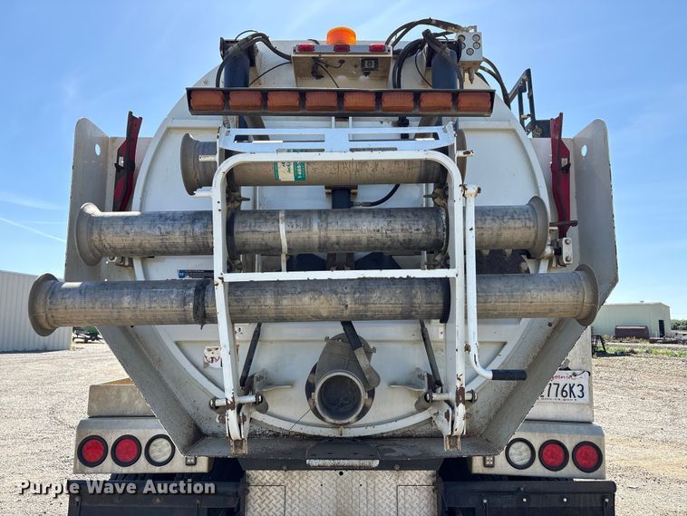 image for item EU8634 2019 Kenworth T400 hydrovac truck