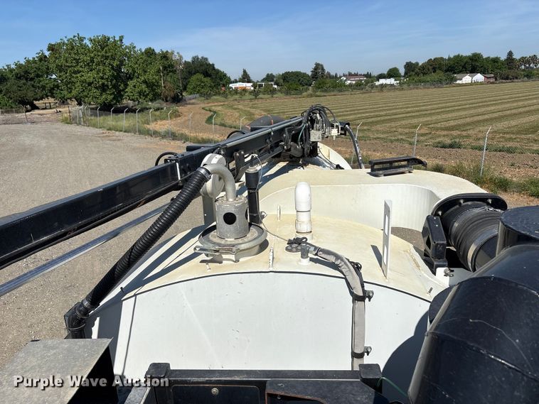 image for item EU8634 2019 Kenworth T400 hydrovac truck