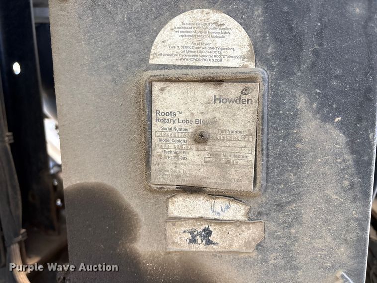 image for item EU8634 2019 Kenworth T400 hydrovac truck