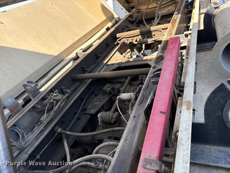 image for item EU8634 2019 Kenworth T400 hydrovac truck