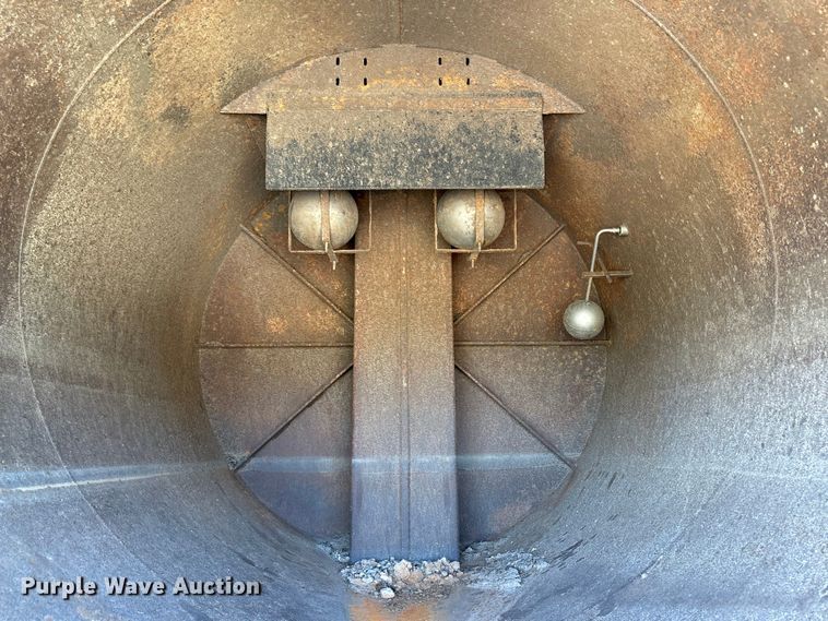 image for item EU8634 2019 Kenworth T400 hydrovac truck