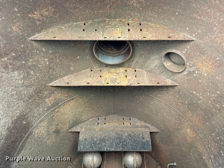 image for item EU8634 2019 Kenworth T400 hydrovac truck