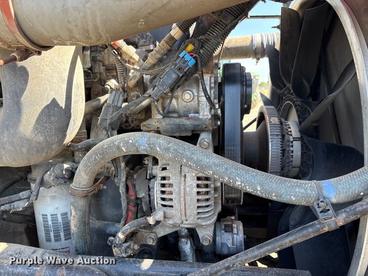 image for item EU8634 2019 Kenworth T400 hydrovac truck