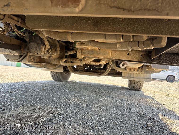 image for item EU8634 2019 Kenworth T400 hydrovac truck