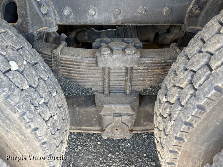 image for item EU8634 2019 Kenworth T400 hydrovac truck