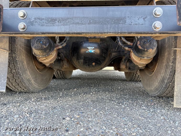 image for item EU8634 2019 Kenworth T400 hydrovac truck