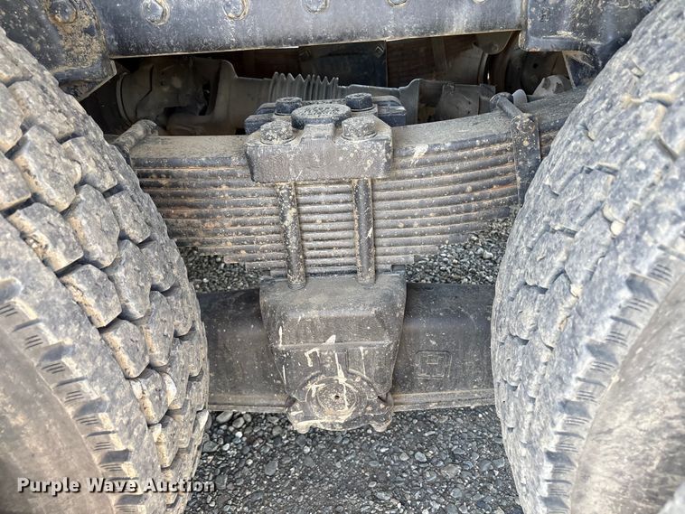 image for item EU8634 2019 Kenworth T400 hydrovac truck