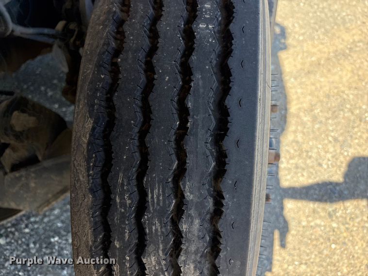 image for item EU8634 2019 Kenworth T400 hydrovac truck