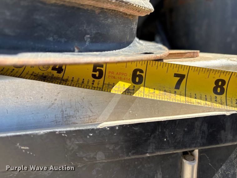 image for item EU8634 2019 Kenworth T400 hydrovac truck