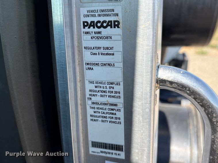 image for item EU8634 2019 Kenworth T400 hydrovac truck