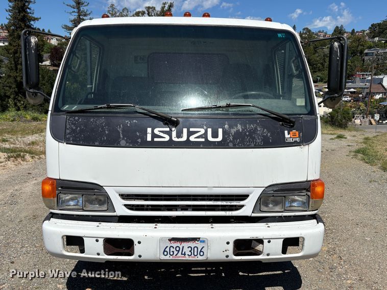 image for item EU8636 2000 Isuzu NPR dump truck