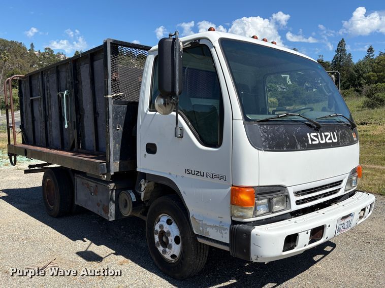 image for item EU8636 2000 Isuzu NPR dump truck