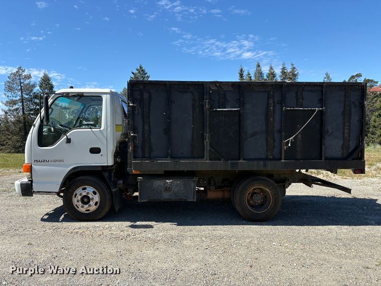 image for item EU8636 2000 Isuzu NPR dump truck