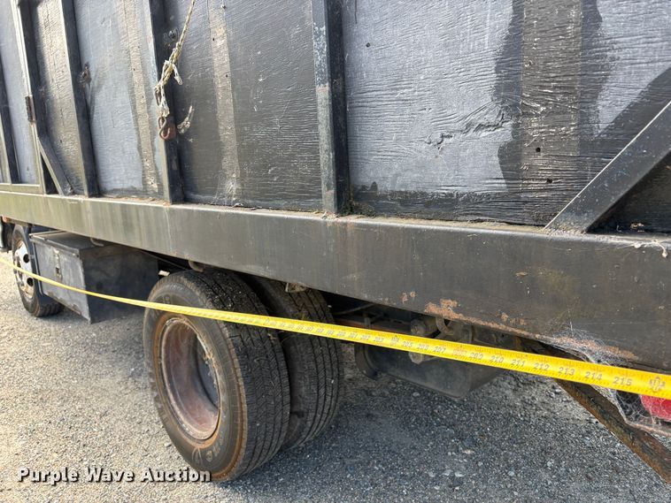 image for item EU8636 2000 Isuzu NPR dump truck