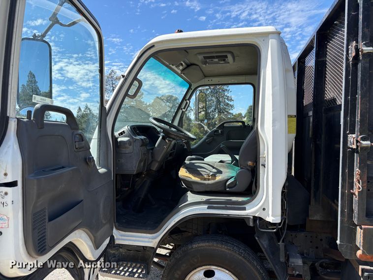 image for item EU8636 2000 Isuzu NPR dump truck