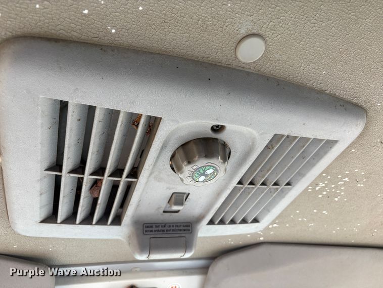 image for item EU8636 2000 Isuzu NPR dump truck