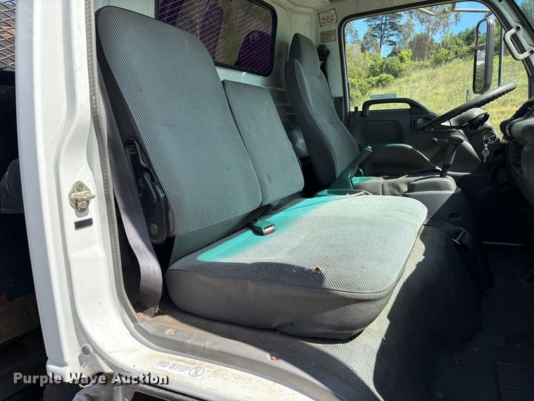 image for item EU8636 2000 Isuzu NPR dump truck