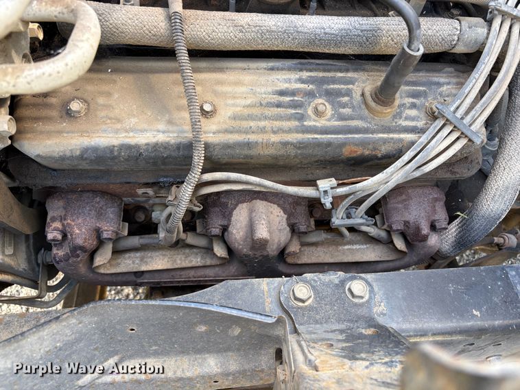 image for item EU8636 2000 Isuzu NPR dump truck