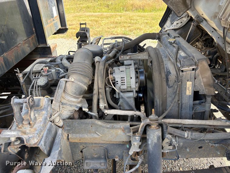 image for item EU8636 2000 Isuzu NPR dump truck