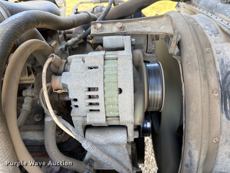 image for item EU8636 2000 Isuzu NPR dump truck