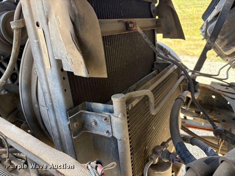 image for item EU8636 2000 Isuzu NPR dump truck