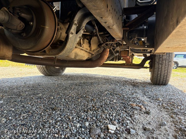 image for item EU8636 2000 Isuzu NPR dump truck