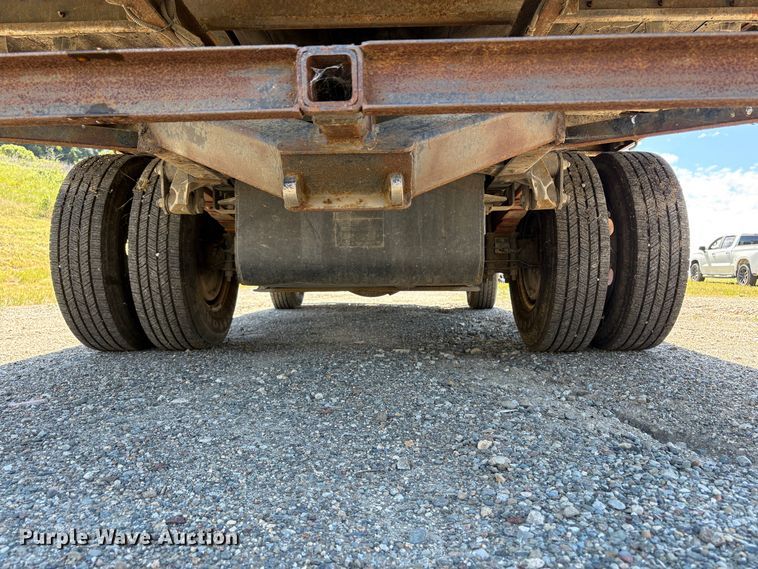 image for item EU8636 2000 Isuzu NPR dump truck