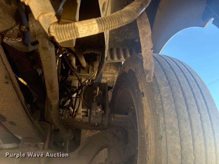 image for item EV2866 2007 Peterbilt 387 semi truck