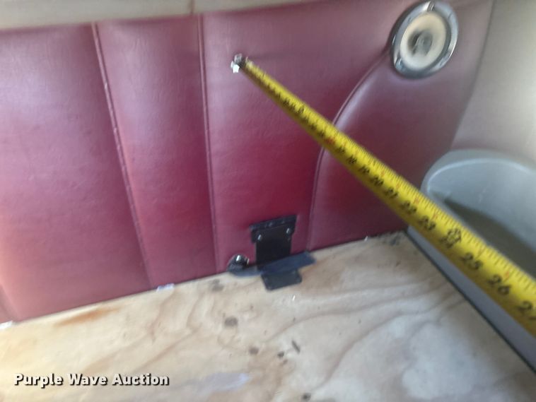 image for item EV2866 2007 Peterbilt 387 semi truck