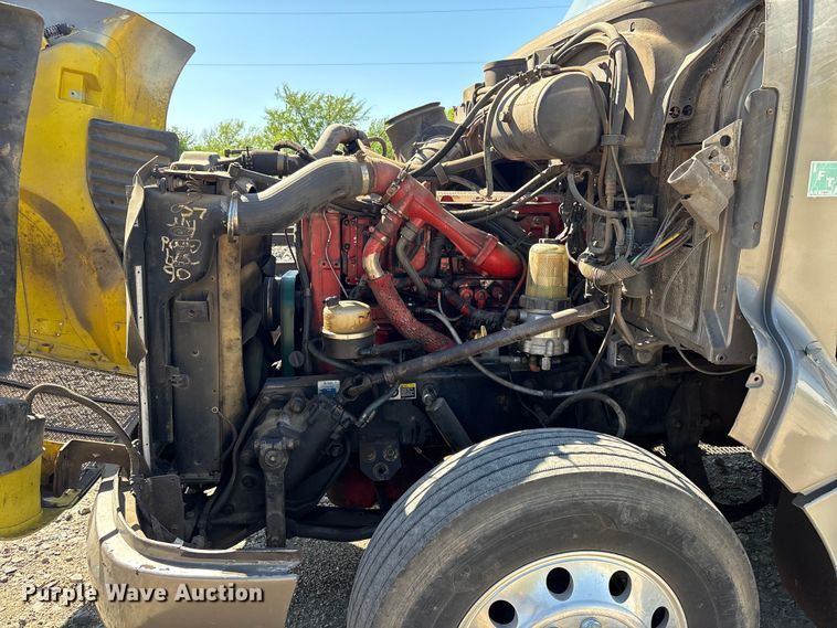 image for item EV2866 2007 Peterbilt 387 semi truck