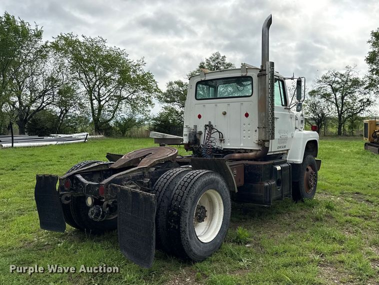 image for item EV7714 1982 Ford F8000 semi truck