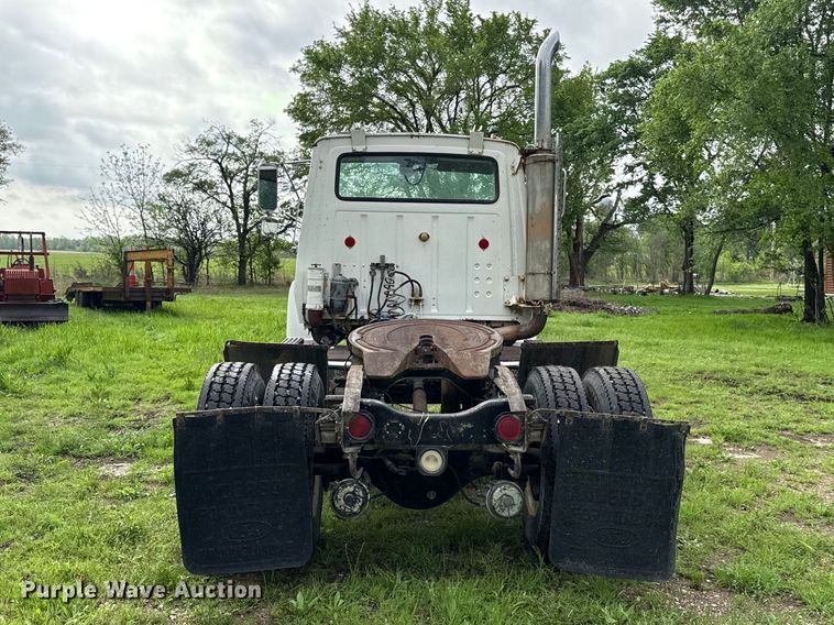 image for item EV7714 1982 Ford F8000 semi truck