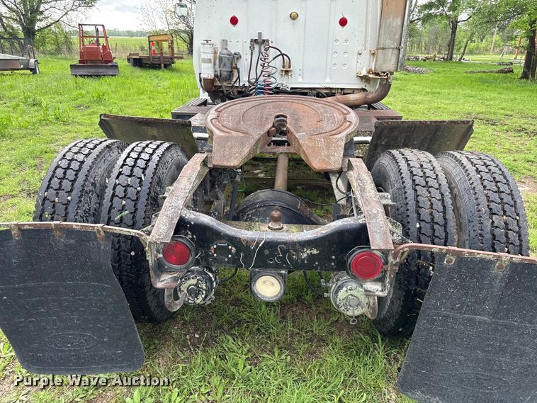 image for item EV7714 1982 Ford F8000 semi truck