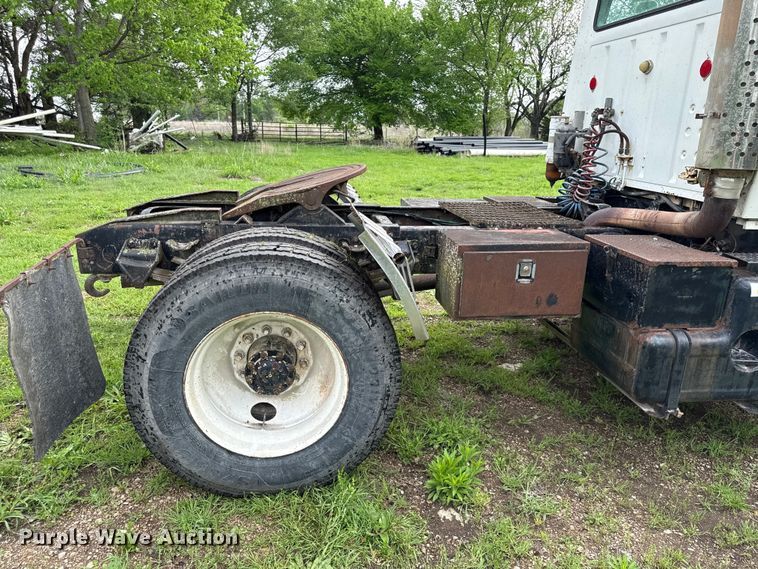 image for item EV7714 1982 Ford F8000 semi truck