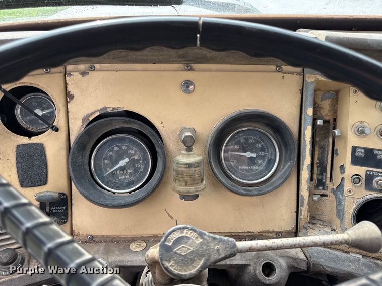 image for item EV7714 1982 Ford F8000 semi truck